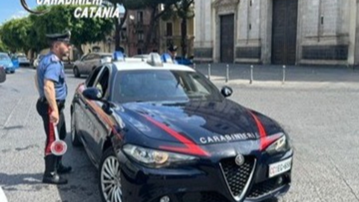 Paternò, lite tra due ragazze in via Scala Vecchia: 18enne denunciata dai Carabinieri - 