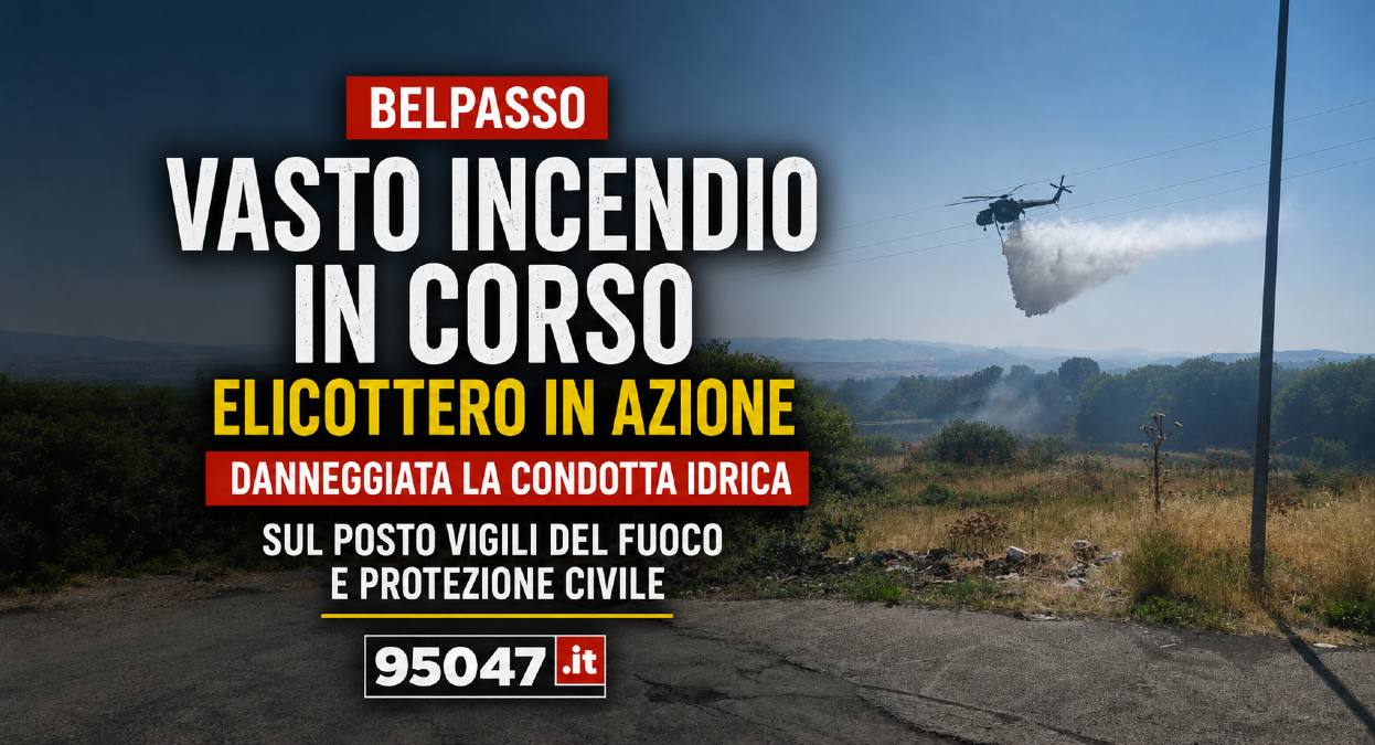 Vasto incendio in corso a Belpasso, elicottero in azione: danneggiata anche una condotta idrica - FOTO SOCIAL 