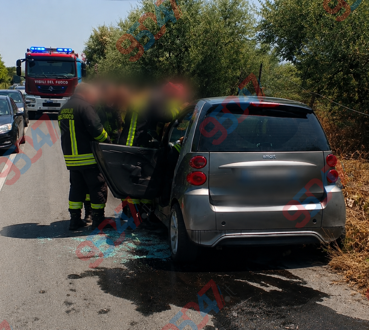 🔴 ULTIM'ORA. Belpasso, Smart si ribalta sulla SP3 III in via Pantano: ferita una donna - 