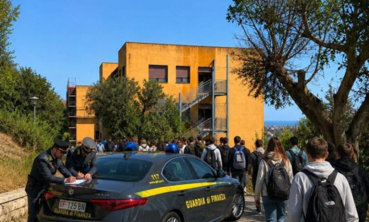 Agrigento, 131 insegnanti impiegati irregolarmente in un istituto paritario: evasione per oltre 435mila euro - 