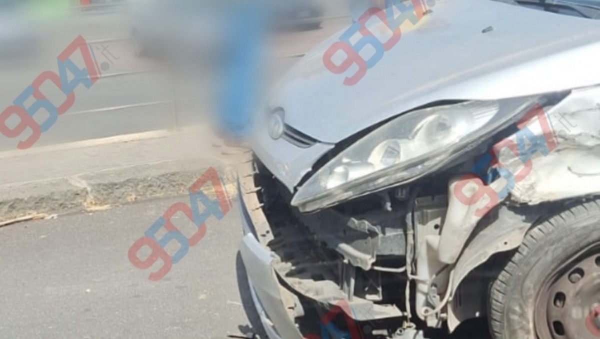 Paternò, scontro tra camion e auto all'ingresso della città: traffico in tilt su Corso Italia - 