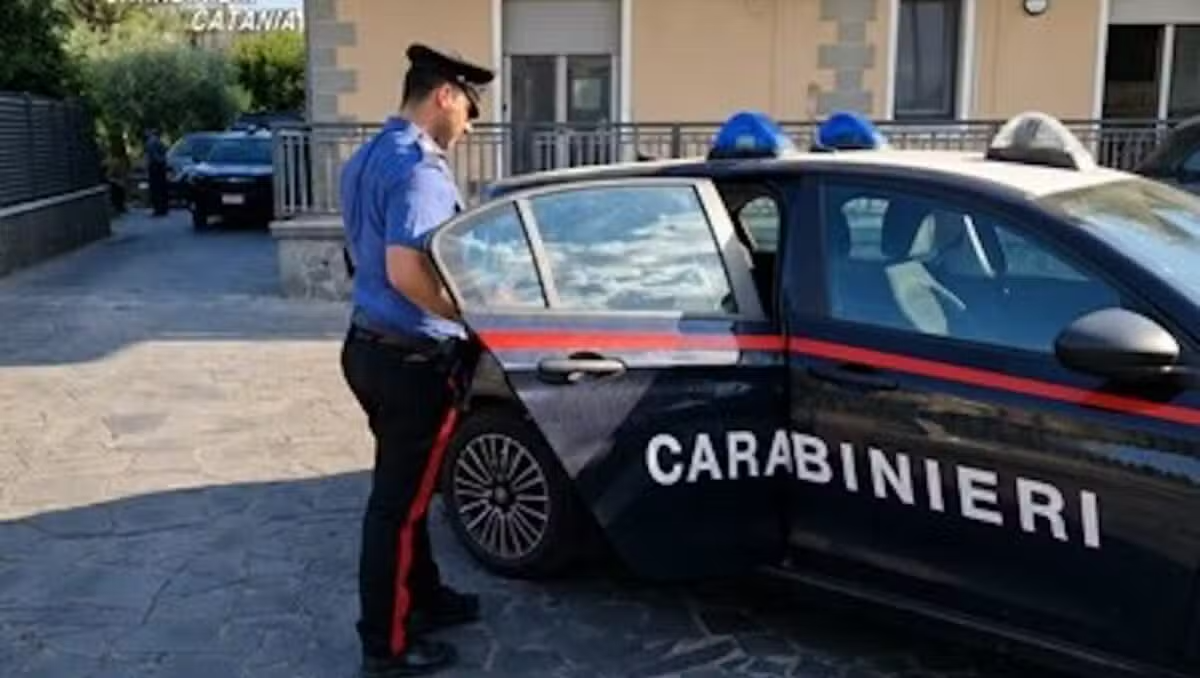 Misterbianco, evade dai domiciliari e va dai Carabinieri: «Non voglio più vivere con mia madre» - 
