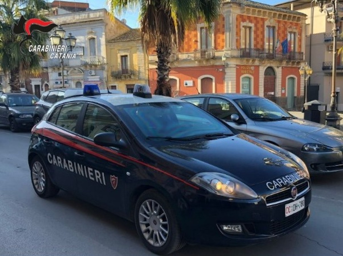 Palagonia, rapina in tabaccheria con coltello: telecamere e DNA incastrano due uomini - 