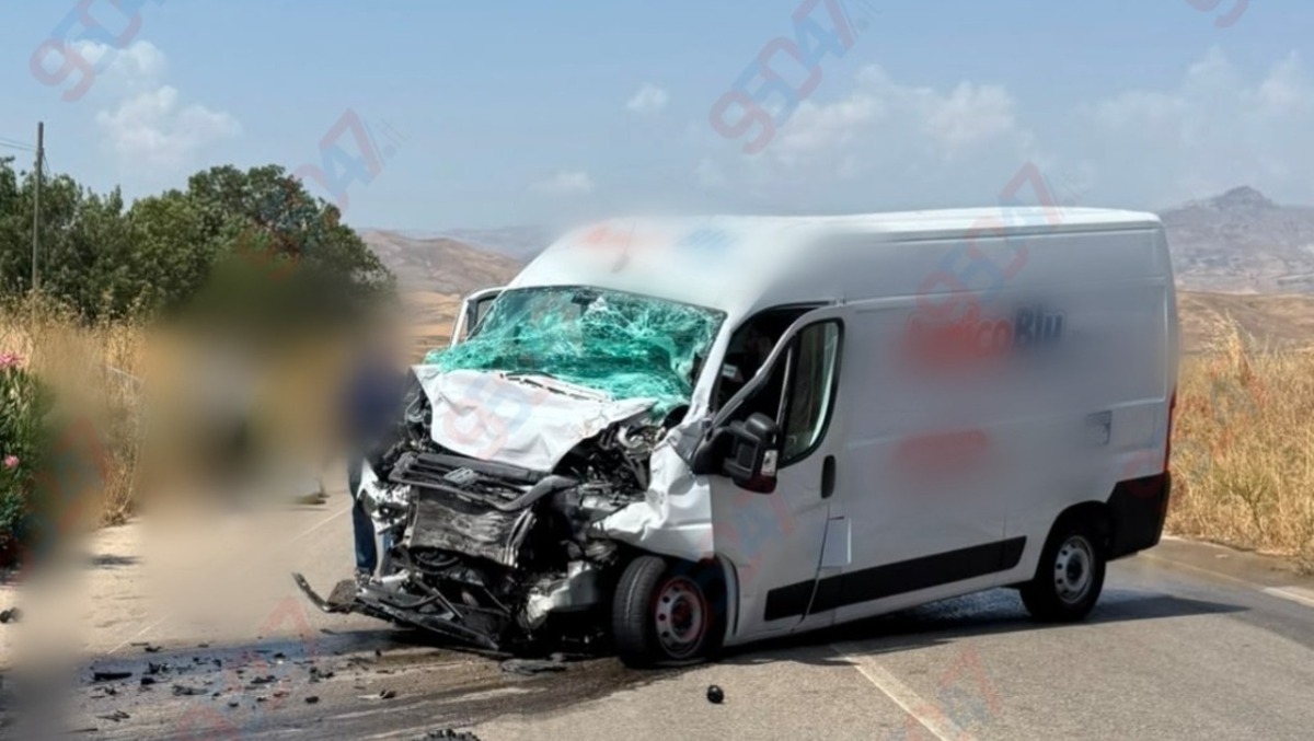 ULTIM’ORA – Tragico incidente sulla SP4 verso Dittaino: scontro frontale tra due furgoni, due morti e quattro feriti - 