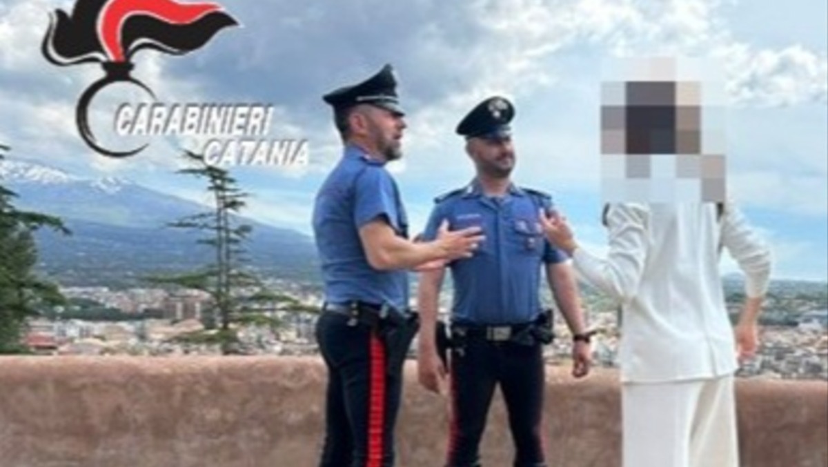 Paternò, vuole lasciare il marito e viene aggredita: 51enne arrestato, la donna finisce in ospedale   - 