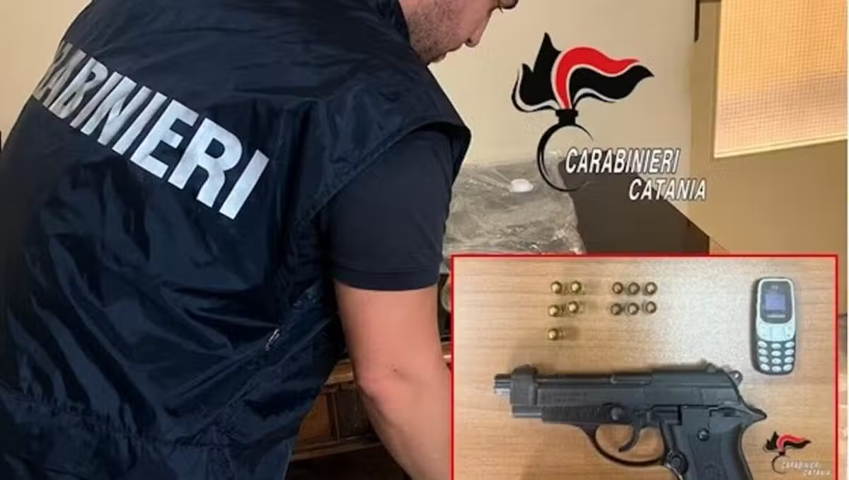 Catania, pistola modificata e munizioni nascoste nell’armadio: arrestato un 21enne - 