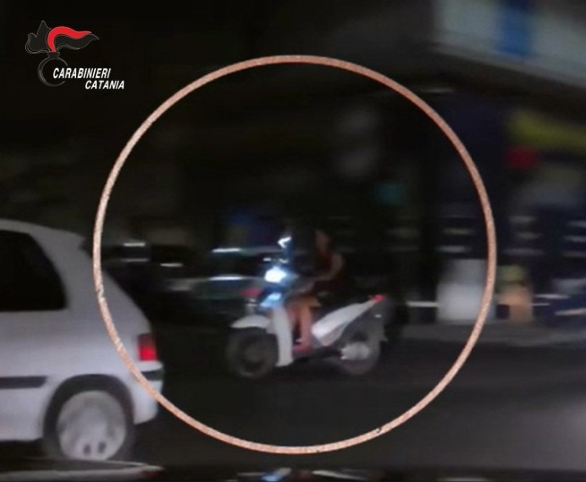 Catania, fuga nella notte con uno scooter appena rubato: denunciato un 16enne dopo l’inseguimento - 