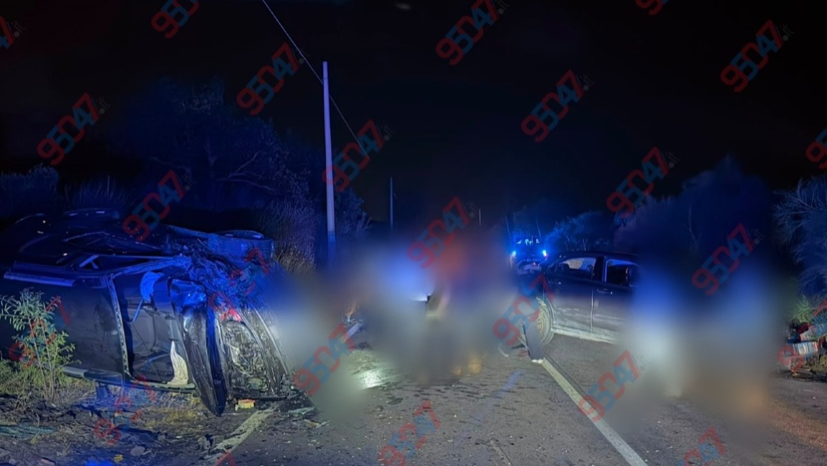 SP160, violento incidente nella notte tra Belpasso e Ragalna: quattro feriti, auto si ribalta - 