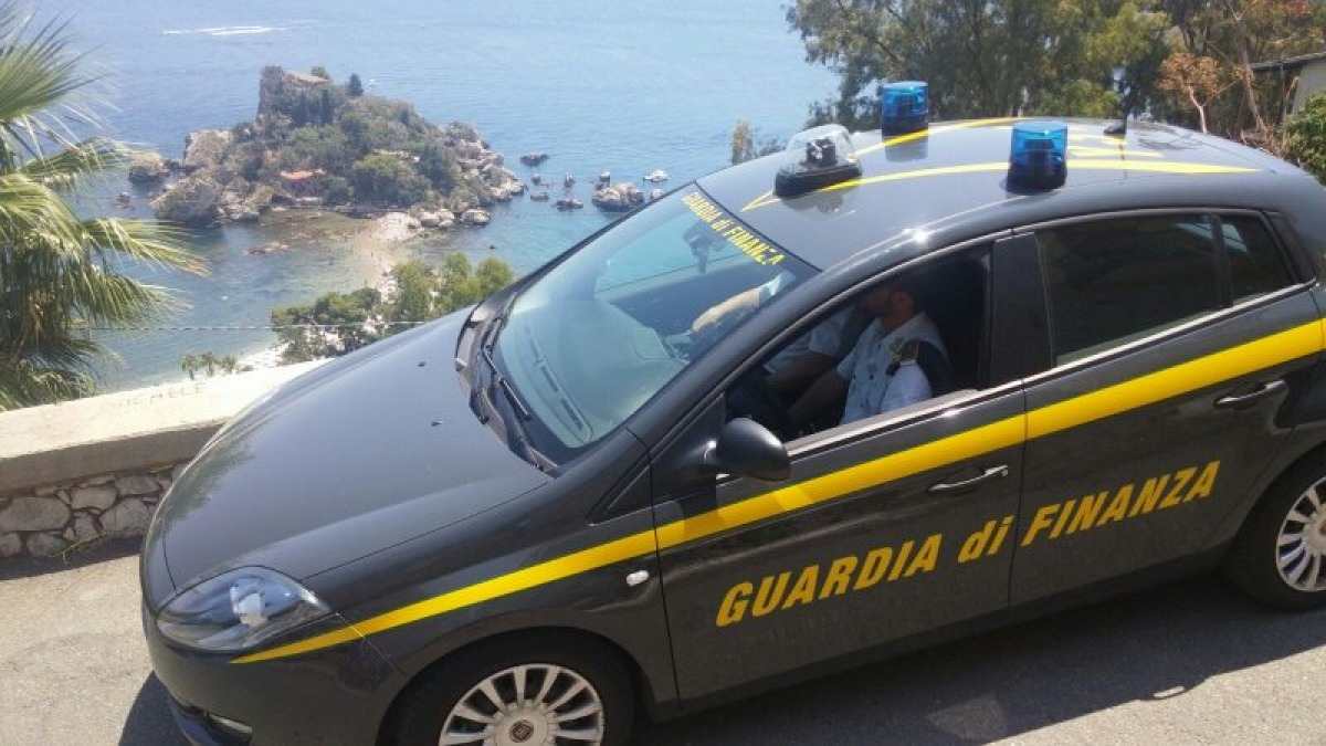 Taormina, avvocato si appropria di oltre 924mila euro destinati al Comune: confiscati beni per quasi 700mila euro - 