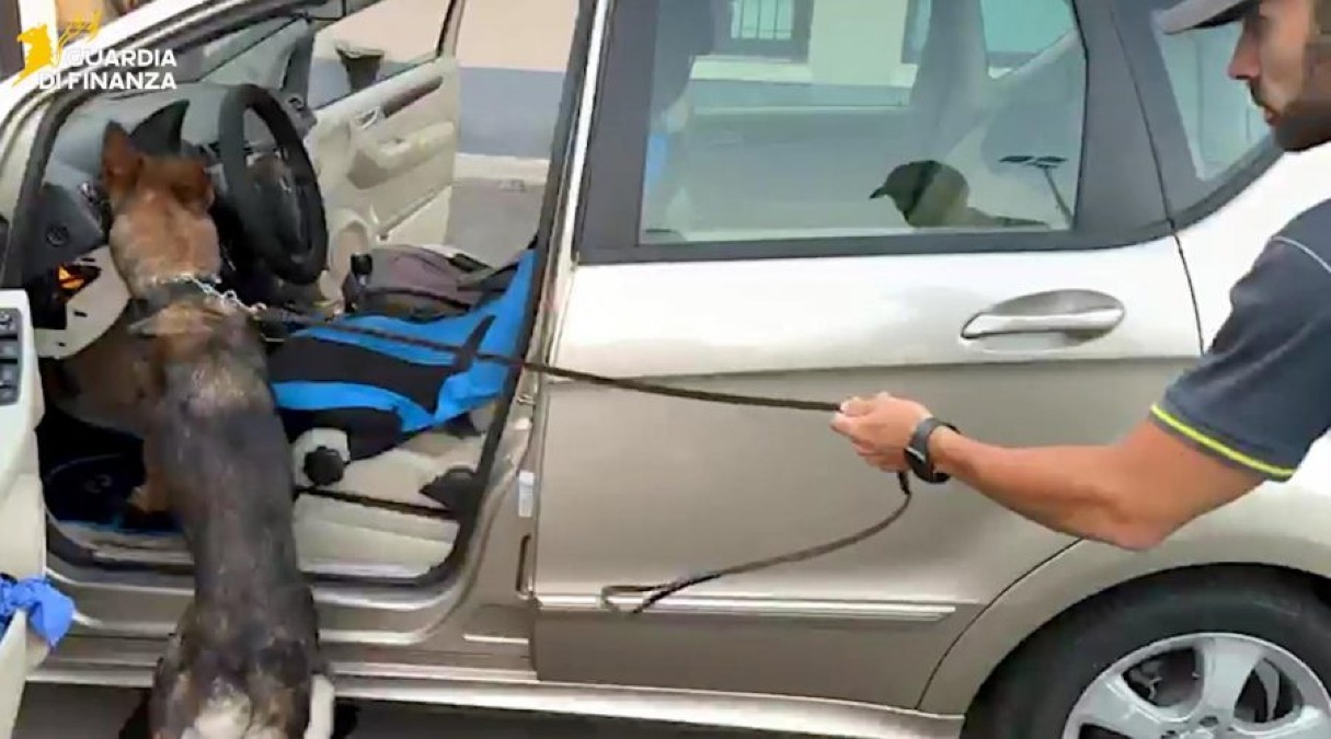Catania, 68enne fermato al casello con oltre 2 chili di cocaina nascosti nel cruscotto: arrestato - 