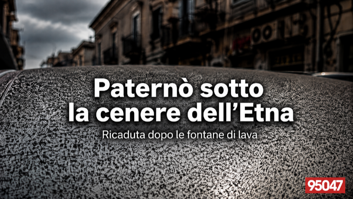 Paternò ricoperta dalla cenere dell’Etna: stamane strade, auto e balconi pieni di materiale vulcanico - 