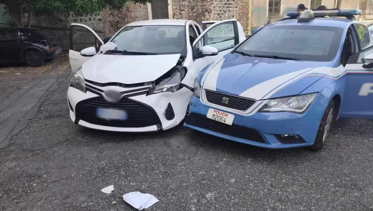 Catania, folle fuga dopo il furto di un’auto: sperona la Polizia e ferisce un agente, arrestato - 