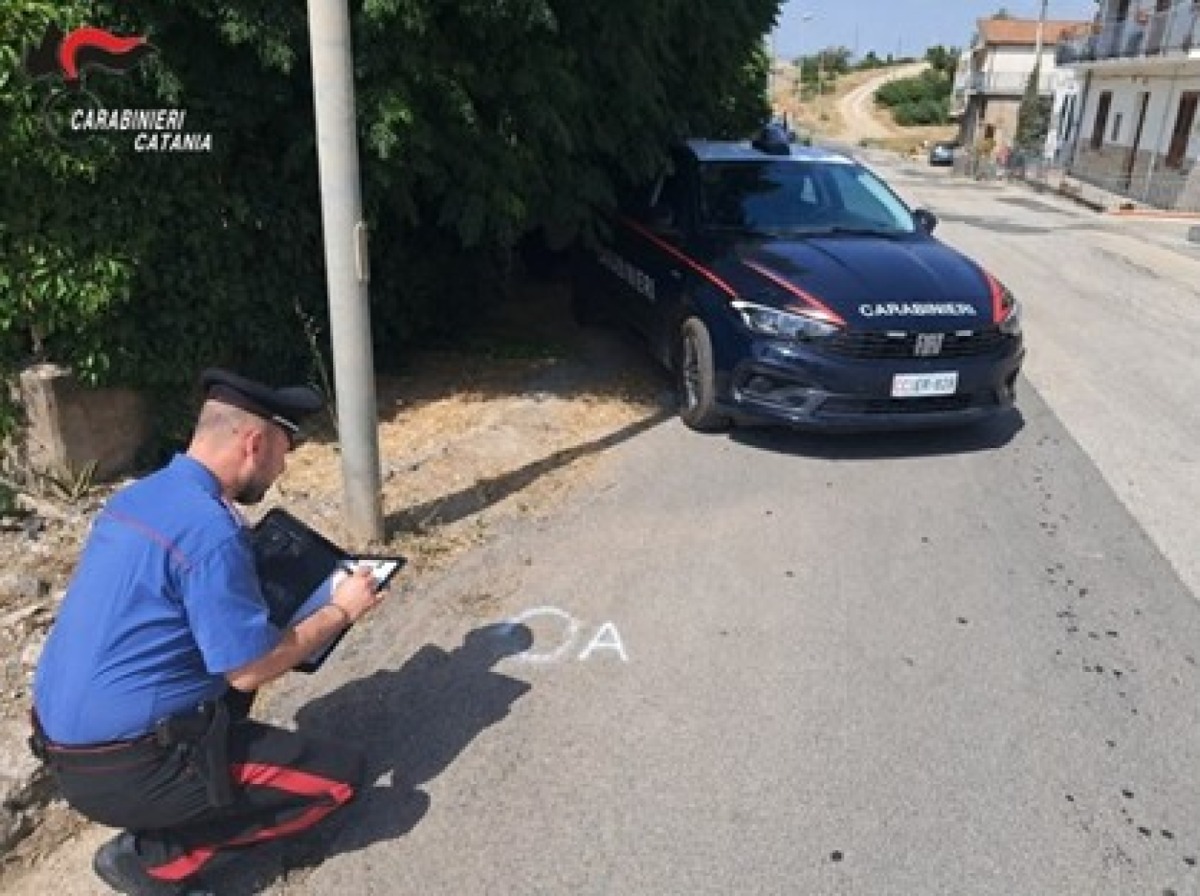 Castel di Iudica, investe un 25enne e fugge senza prestare soccorso: denunciato un 24enne - 