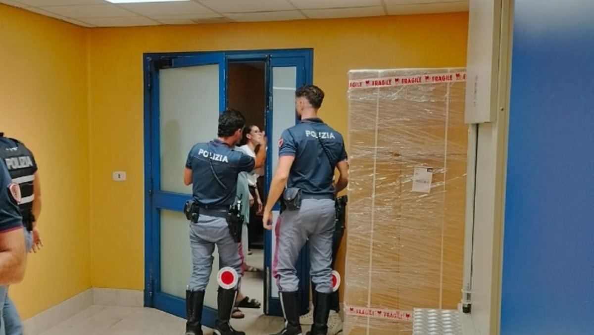 Cannizzaro, morta 40enne. Familiari: «Era stabile, nessun ferito». Decesso scoperto in visita, salma e cartella sequestrate - 