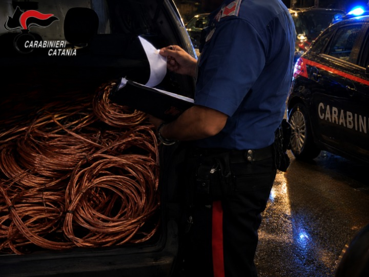 Belpasso, fermato nella notte con 7 chili di rame nel bagagliaio: denunciato 30enne - 