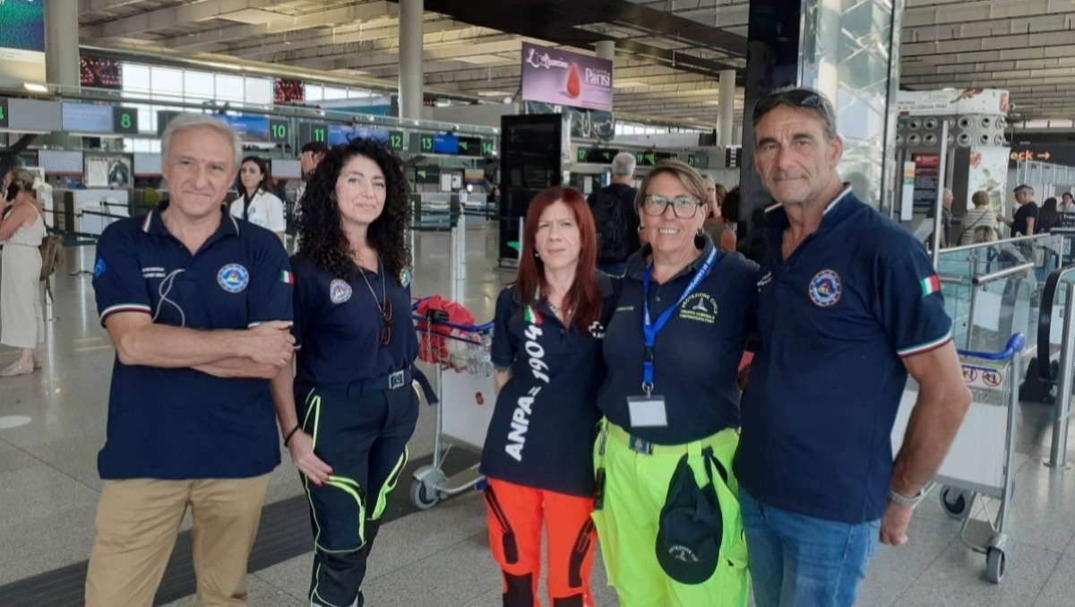Ferragosto in aeroporto per ANPAS Paternò: volontari a Catania per assistere i passeggeri in attesa - 