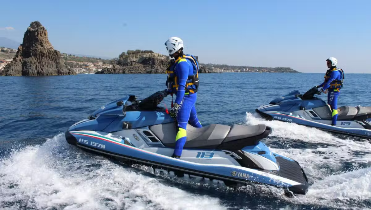 Catania, controlli in mare: natante troppo vicino a un sub, moto d’acqua nell’area protetta e irregolarità nei lidi - 