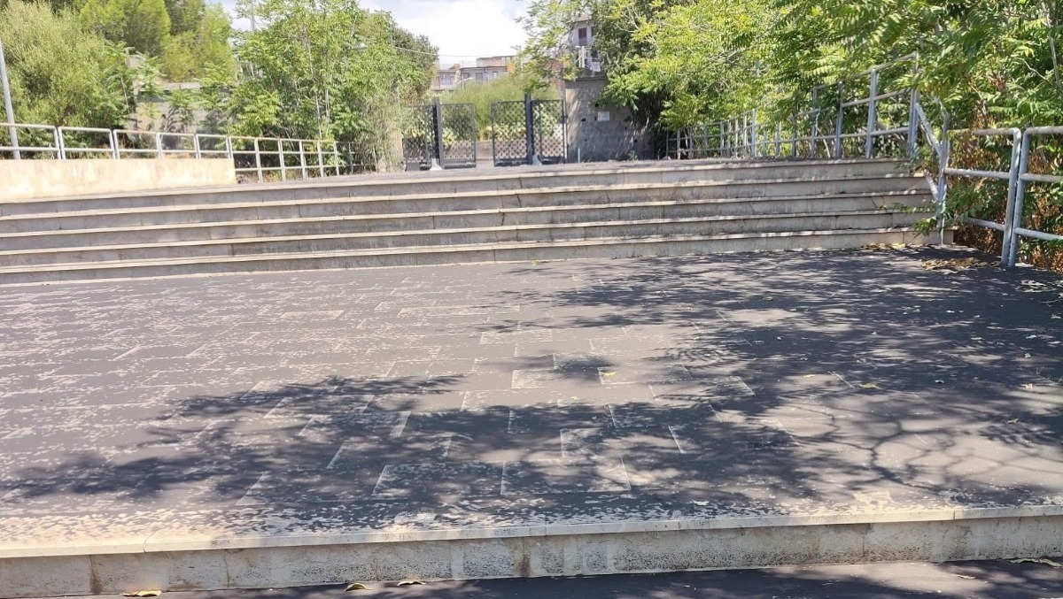 Segnalazione – Paternò, cenere ancora ovunque: disagi in città e rischio cadute al Cimitero nuovo - 