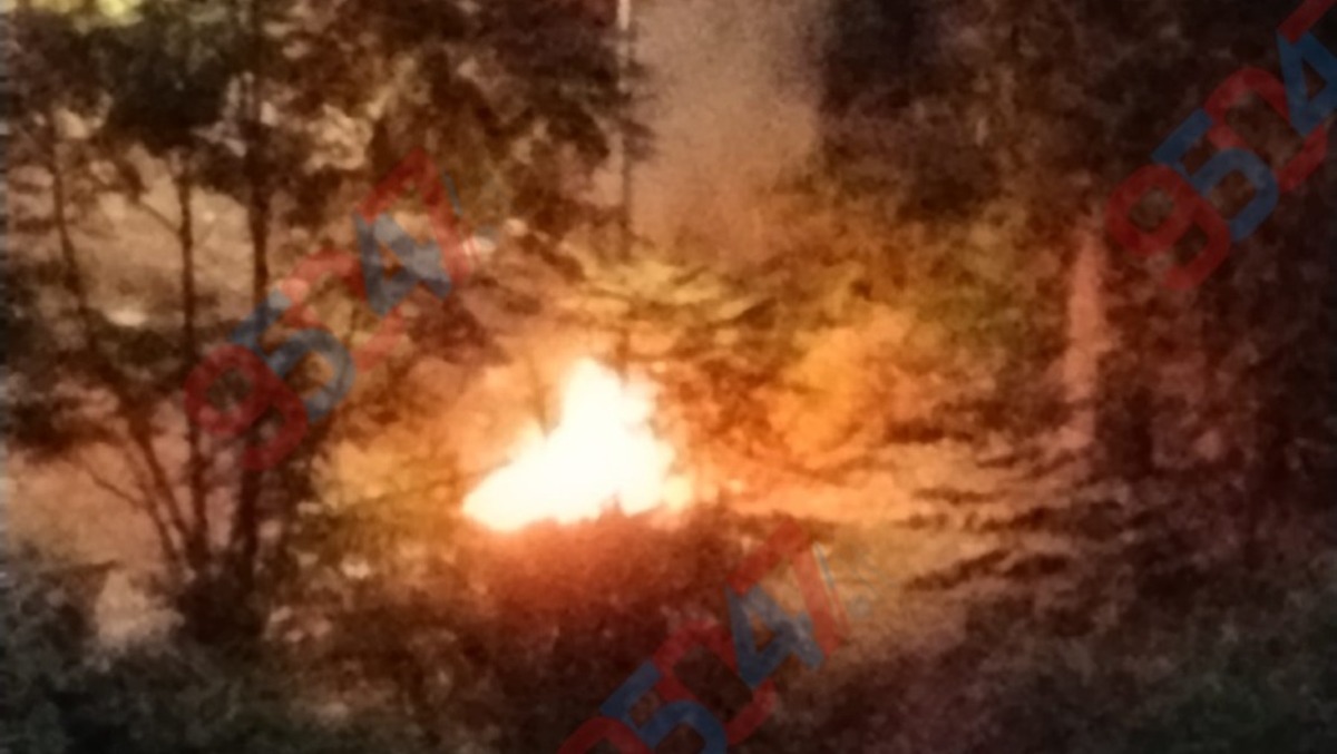 Paternò, ennesimo incendio alla Villa Moncada: cestino dei rifiuti e sterpaglie in fiamme, intervengono i VVF - 