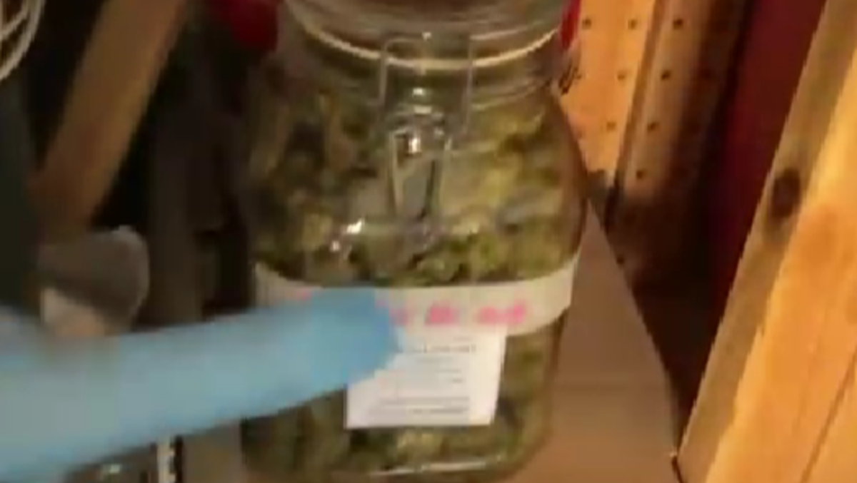 OLTRE 3,5 KG DI DROGA IN GARAGE PER LA SUA ATTIVITA’ DI SPACCIO ON LINE: PUSHER CATANESE DENUNCIATO DALLA POLIZIA DI STATO - 