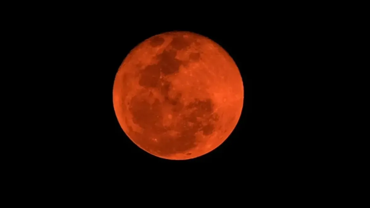Sicilia, eclissi di Luna all’alba: spettacolo nel cielo, massimo alle 6.12 - 