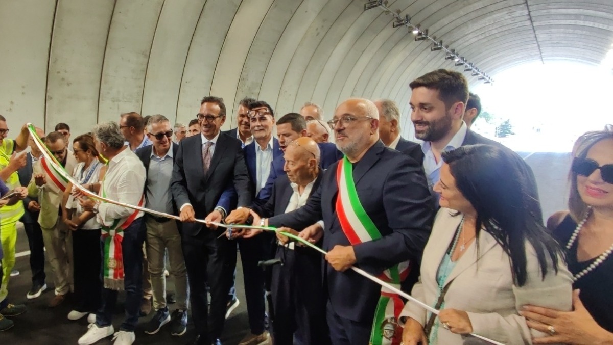APERTO AL TRAFFICO IL NUOVO TRACCIATO DELLA SS 284, 3,75 KM DI NUOVO ASSE: INVESTIMENTO DA 66 MILIONI - 
