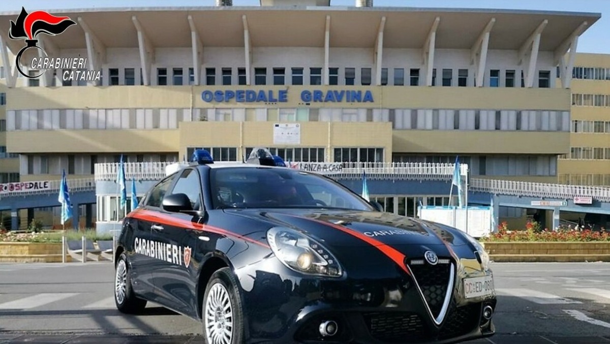 Caltagirone, aggredisce un medico in ospedale e lo minaccia di morte: arrestato 28enne - 