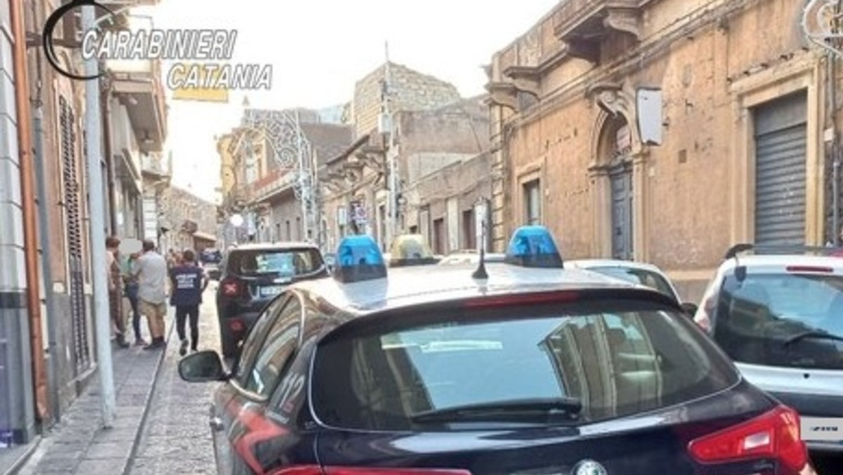 S. Maria di Licodia, cade da 3 metri: 57enne in prognosi riservata, denunciato il proprietario - 