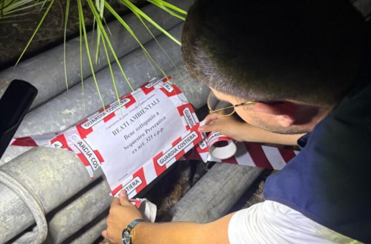 Melilli, blitz della Guardia Costiera all’Acquapark: scoperto uno scarico abusivo - 