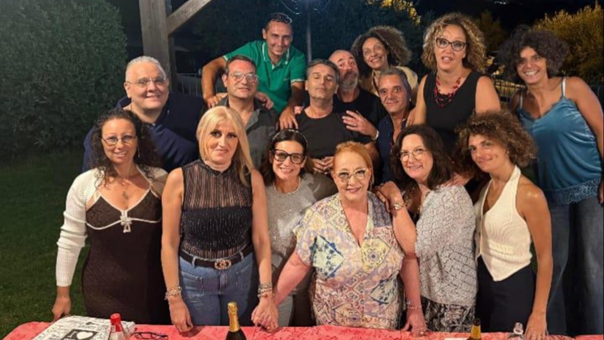 Paternò, ex alunni della “Sant’Angela Merici” si ritrovano dopo 40 anni con la loro maestra - 
