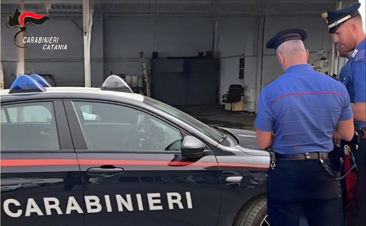 GIARRE, BLITZ IN UN DISTRIBUTORE: LAVORO NERO E FANGHI SEQUESTRATI - 
