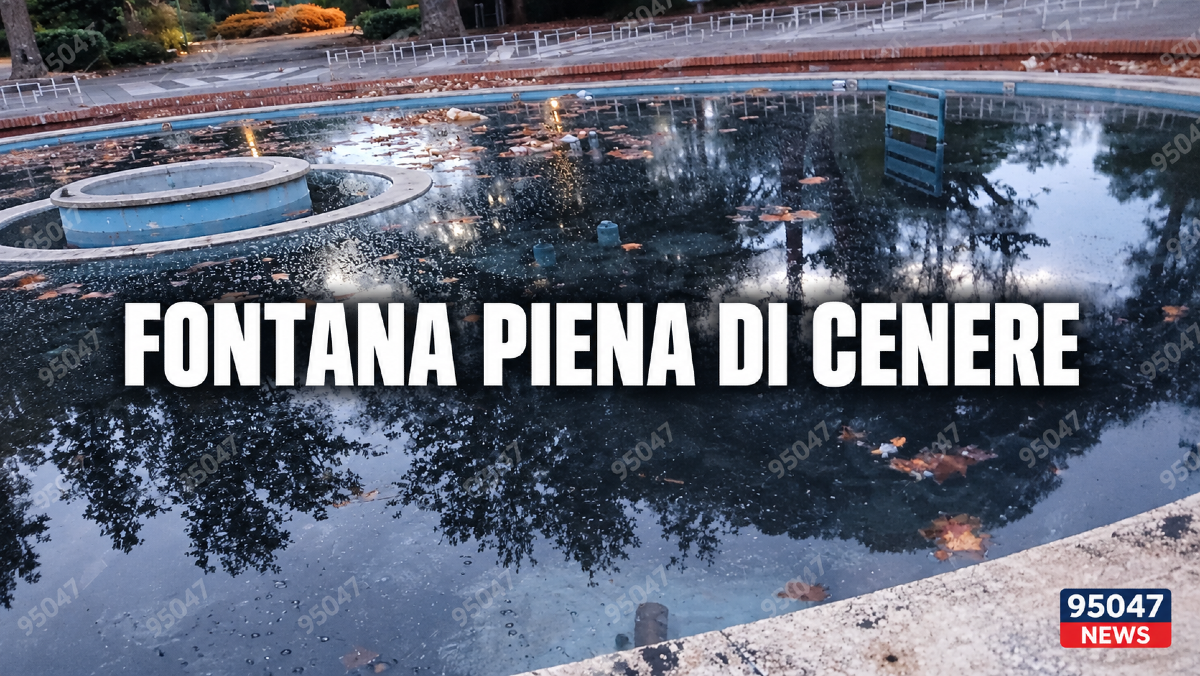 Paternò, la vasca della fontana di Villa Moncada diventa nera: «È piena di cenere e rifiuti» - 