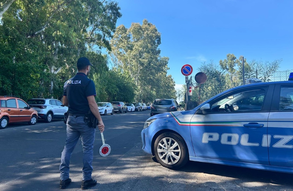 Catania, guida un’auto rubata con targhe false per non farsi scoprire: fermata dalla Polizia - 