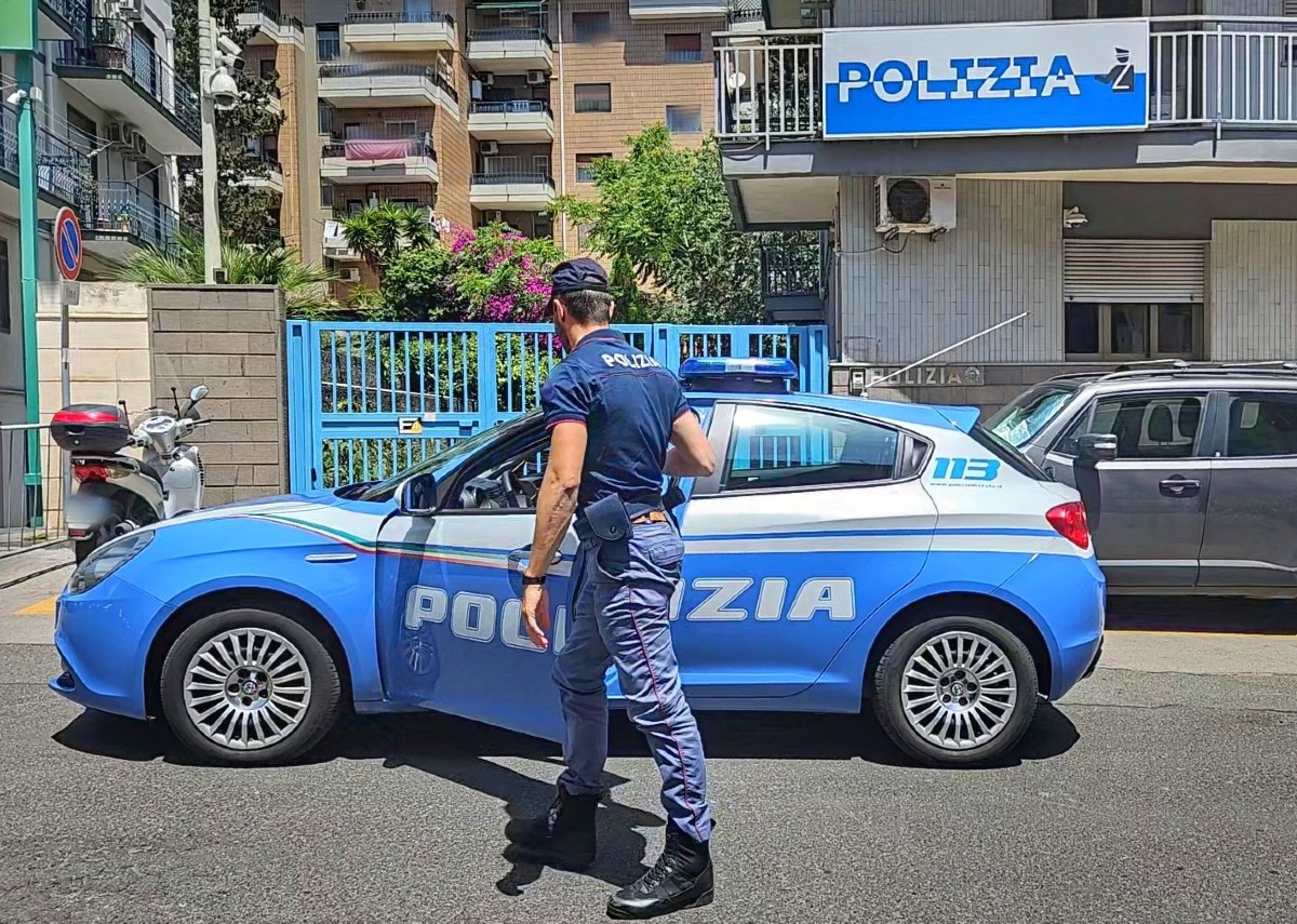 Catania, spacca i vetri e ruba in sei auto: individuato il presunto ladro seriale di Ognina - 