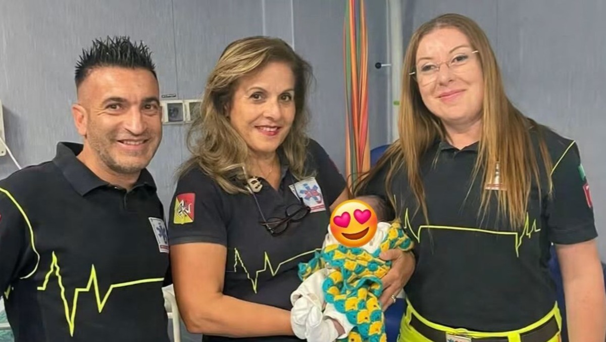 Capo d’Orlando, non c’è tempo di arrivare in ospedale: la piccola Andrea nasce in ambulanza - 