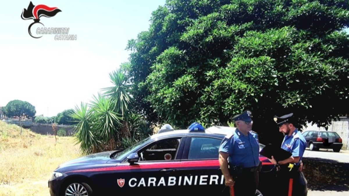 Santa Maria di Licodia, fugge all’alt: 21enne denunciato dopo inseguimento in città - 