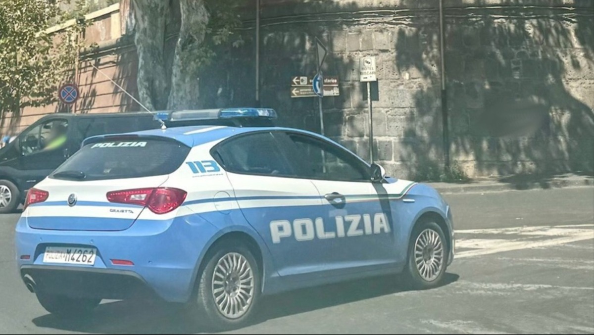 Paternese rompe il vetro di un’auto e fruga all’interno: denunciato 30enne a Catania - 