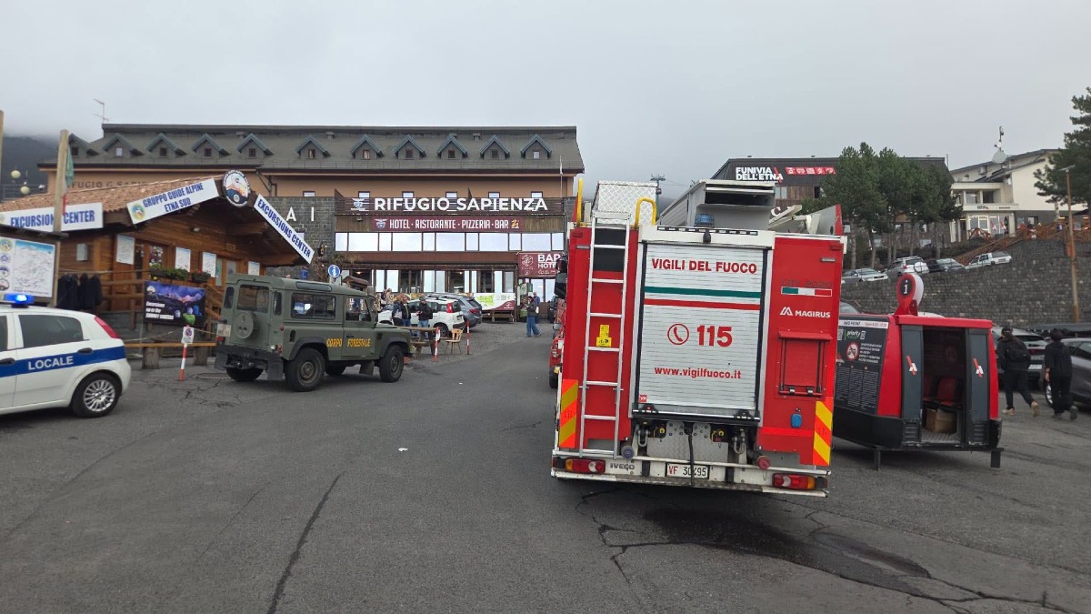 Etna, Rifugio Sapienza sequestrato dopo l’intossicazione: 9 in ospedale, aperta un’inchiesta - 