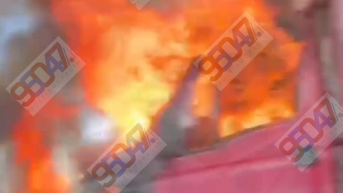 ULTIM’ORA – Paternò, camion in fiamme sulla SS284: lunghe code verso Catania - 