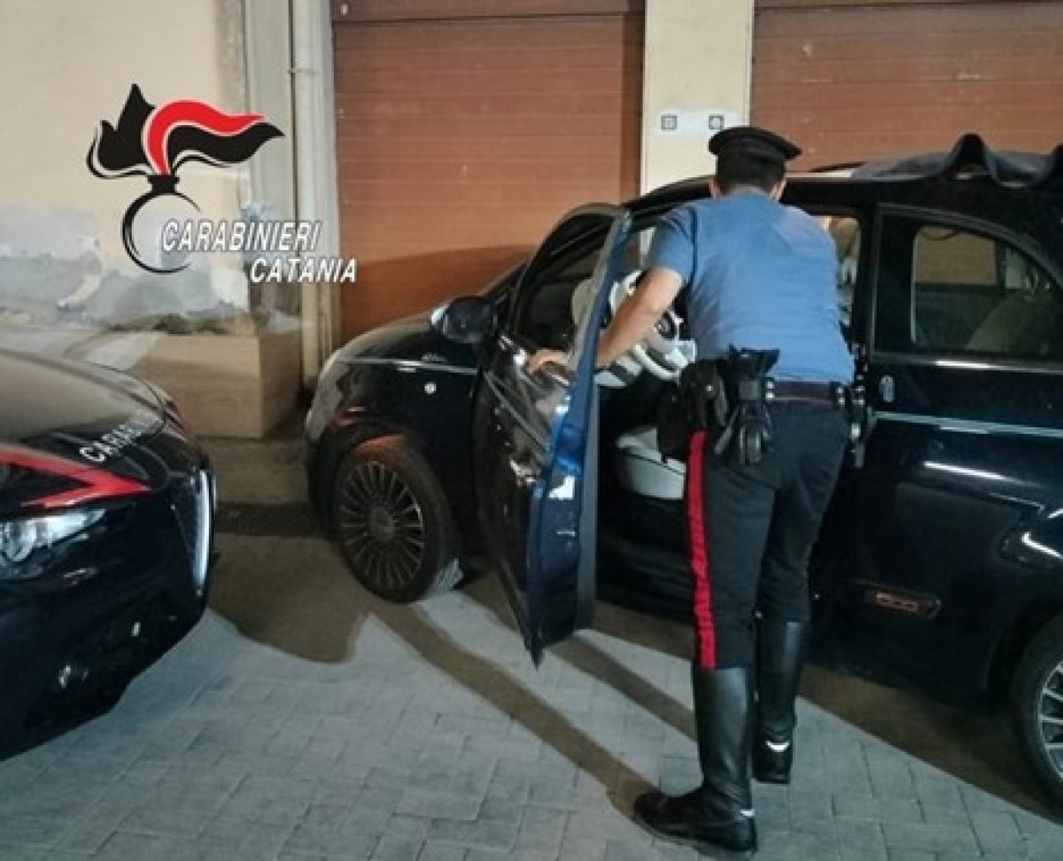 Gravina di Catania, coltello nascosto nell’auto: denunciato un 21enne di Nicolosi - 