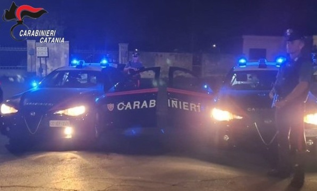 SANTA MARIA DI LICODIA. Dichiara false generalità ai Carabinieri dopo un inseguimento: denunciato 21enne - 