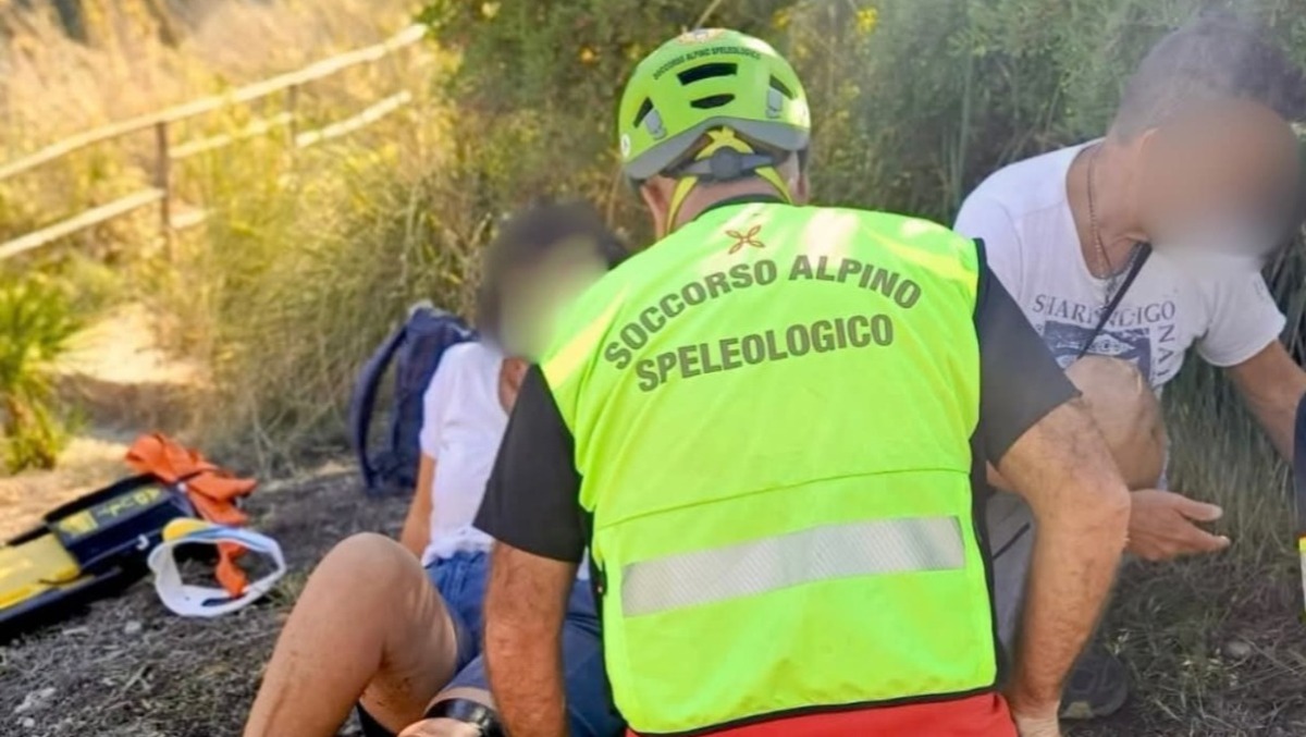 Cavagrande, turista svedese si infortuna durante l’escursione: soccorsa - 
