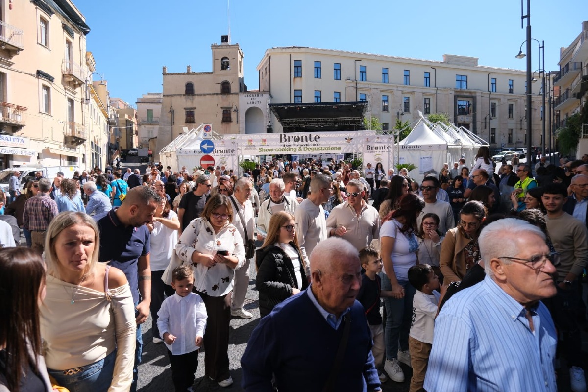 Bronte, oggi riparte la Sagra del Pistacchio: stand, eventi e degustazioni - 