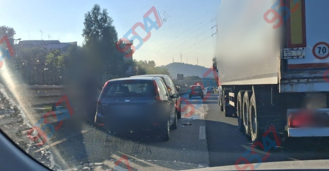 🔴 ULTIM'ORA – ATTENZIONE SS121, tamponamento tra due auto: lunghe code - 