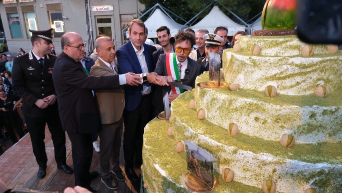  L’ORO VERDE INCANTA: LA XXXV SAGRA DEL PISTACCHIO SI CHIUDE TRA LA FOLLA - 