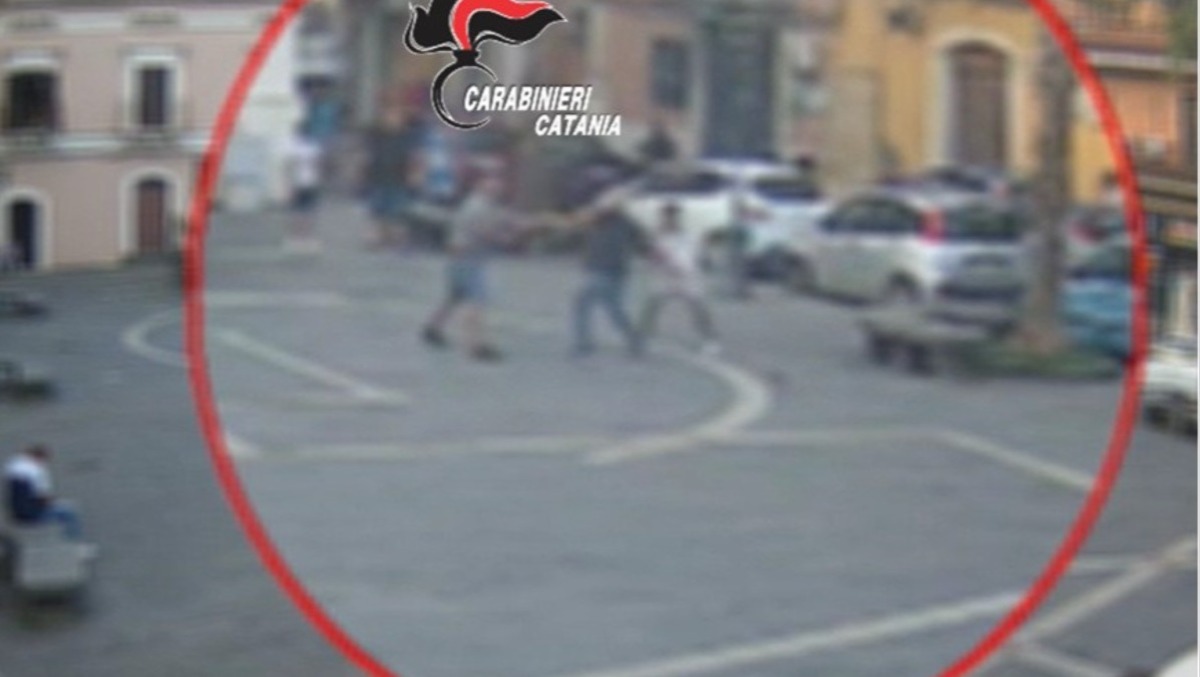 Ramacca, lite tra vicini finisce a coltellate: 46enne ferito, arrestato un 60enne - 