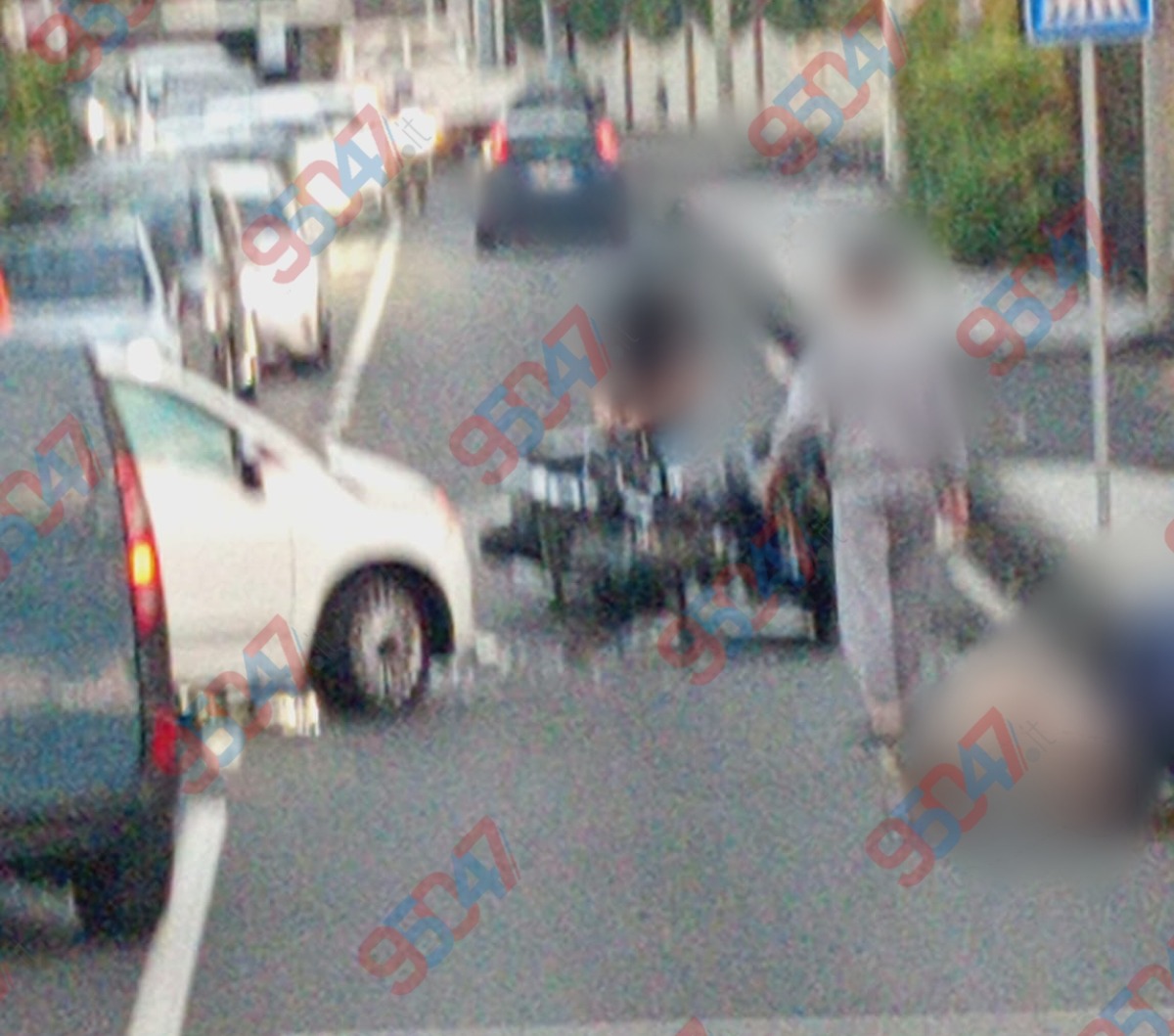 🔴 Ultim’ora, incidente a San Giovanni La Punta: scontro tra Fiat 500 e moto, ferito centauro  - 