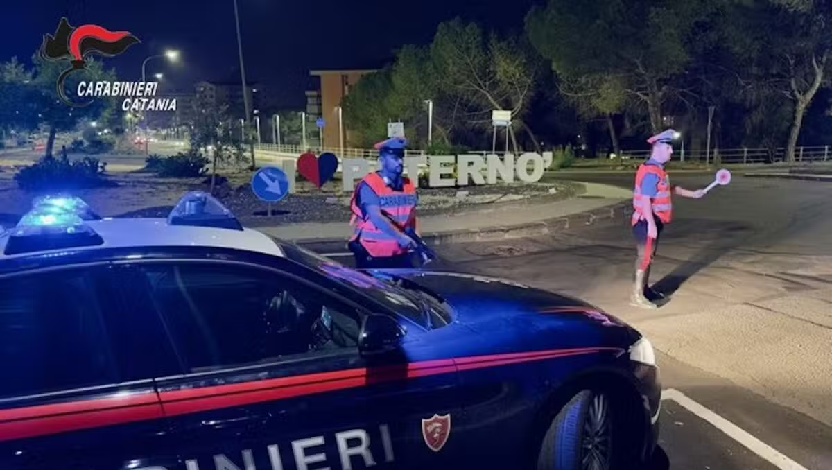 Paternò, controlli dei Carabinieri: 20mila euro di multe, 5 veicoli sequestrati e 2 patenti ritirate - 