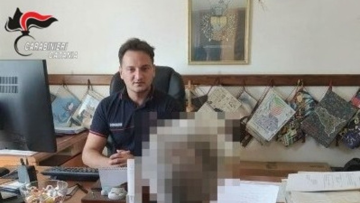 GIARRE , minacce e continue richieste di denaro alla madre 77enne: arrestato il figlio 49enne - 