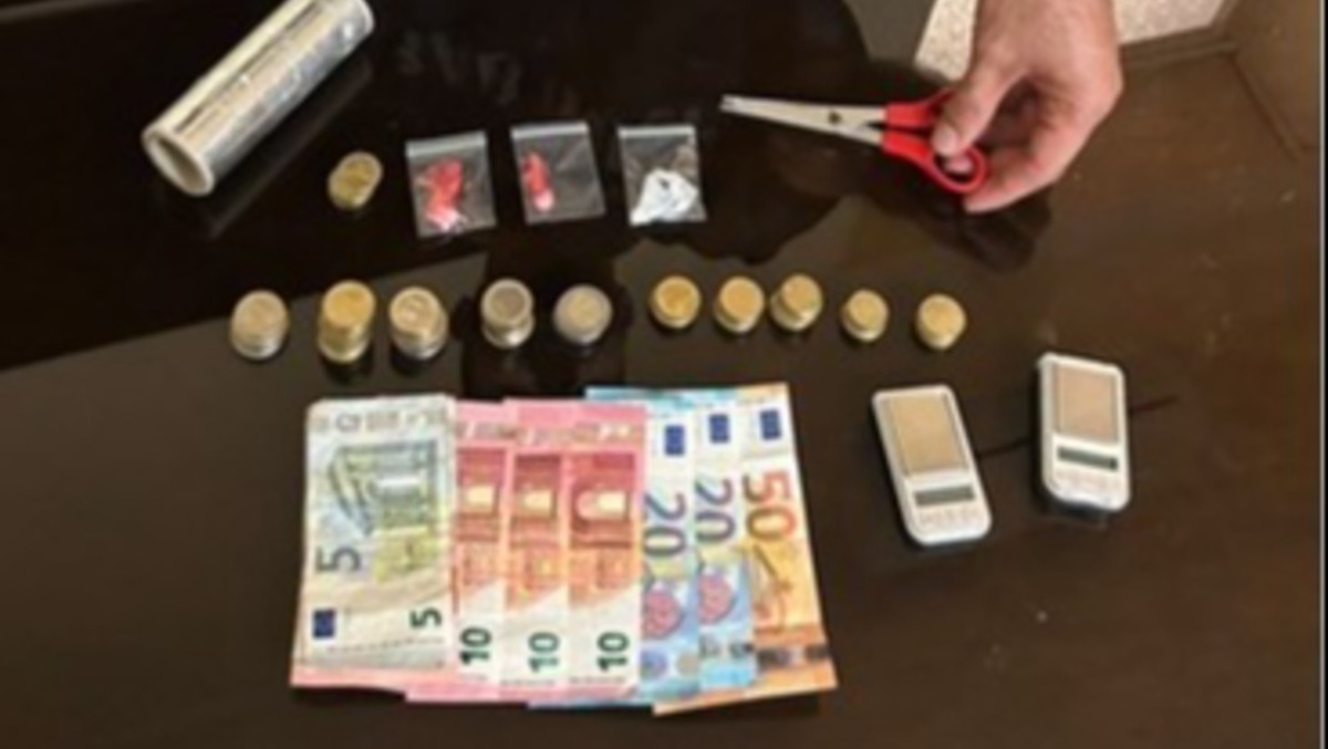 Catania, scoperta centrale dello spaccio blindata e videosorvegliata: 3 denunciati - 